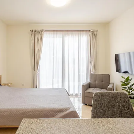アパート Danaos Seaside 103 With Pool In Tourist Area
