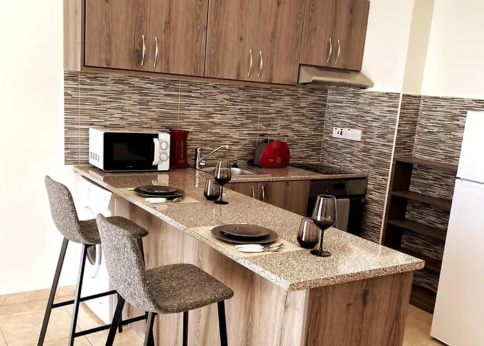 Danaos Seaside 103 With Pool In Tourist Area 公寓 Paphos