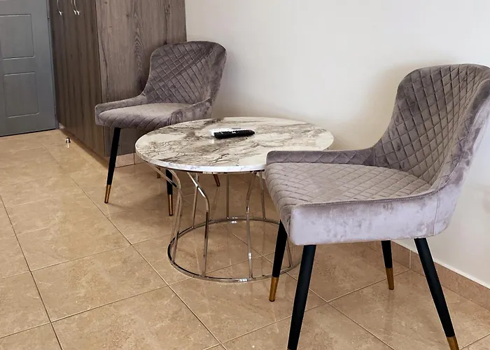 公寓 Danaos Seaside 103 With Pool In Tourist Area Paphos